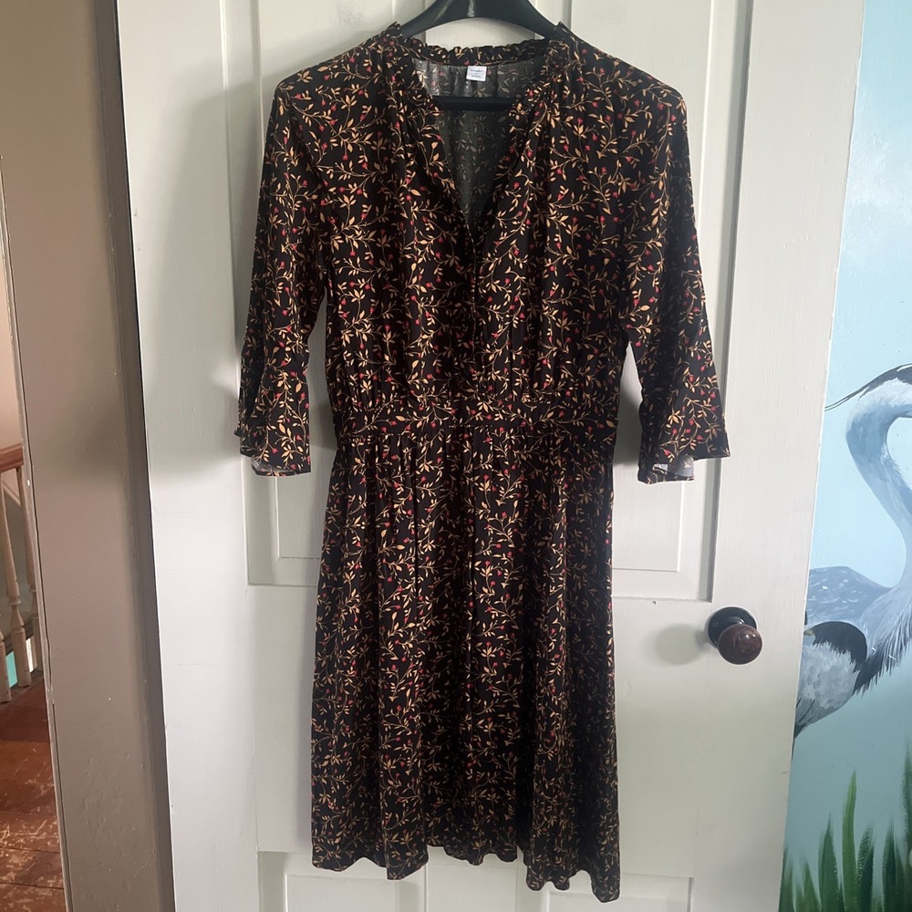 Womens Old Navy size S black dress floral chic red flowers cottagecore Flare